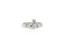 Load image into Gallery viewer, Claddagh Ring