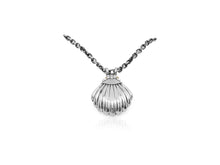 Load image into Gallery viewer, Clam Locket Necklace