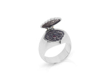Load image into Gallery viewer, Clam Ring
