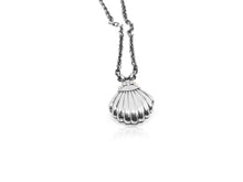 Load image into Gallery viewer, Clam Locket Necklace