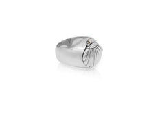 Load image into Gallery viewer, Clam Ring