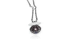 Load image into Gallery viewer, Clam Locket Necklace